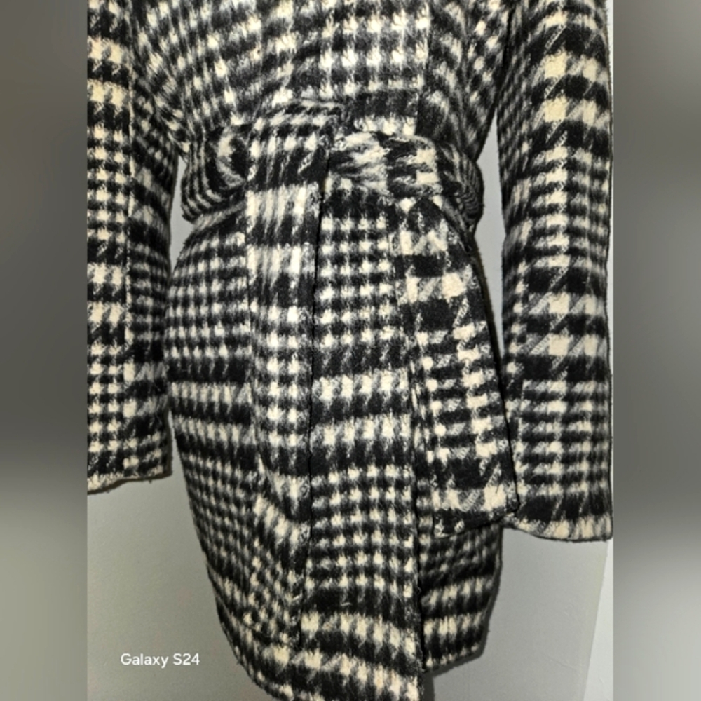 Zara Basic Black And White Patterned Coat - image 6